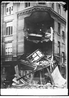 Bombardement d'Anvers, maison détruite au coin de la Rue Tursi 